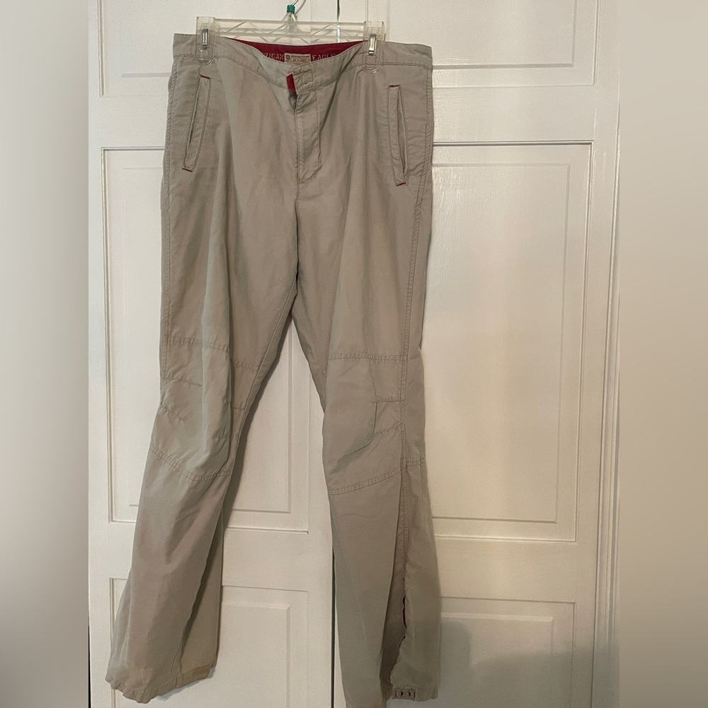 American Eagle ALL FLIGHT bootcut cargos. Size 14. Adjustable waist,